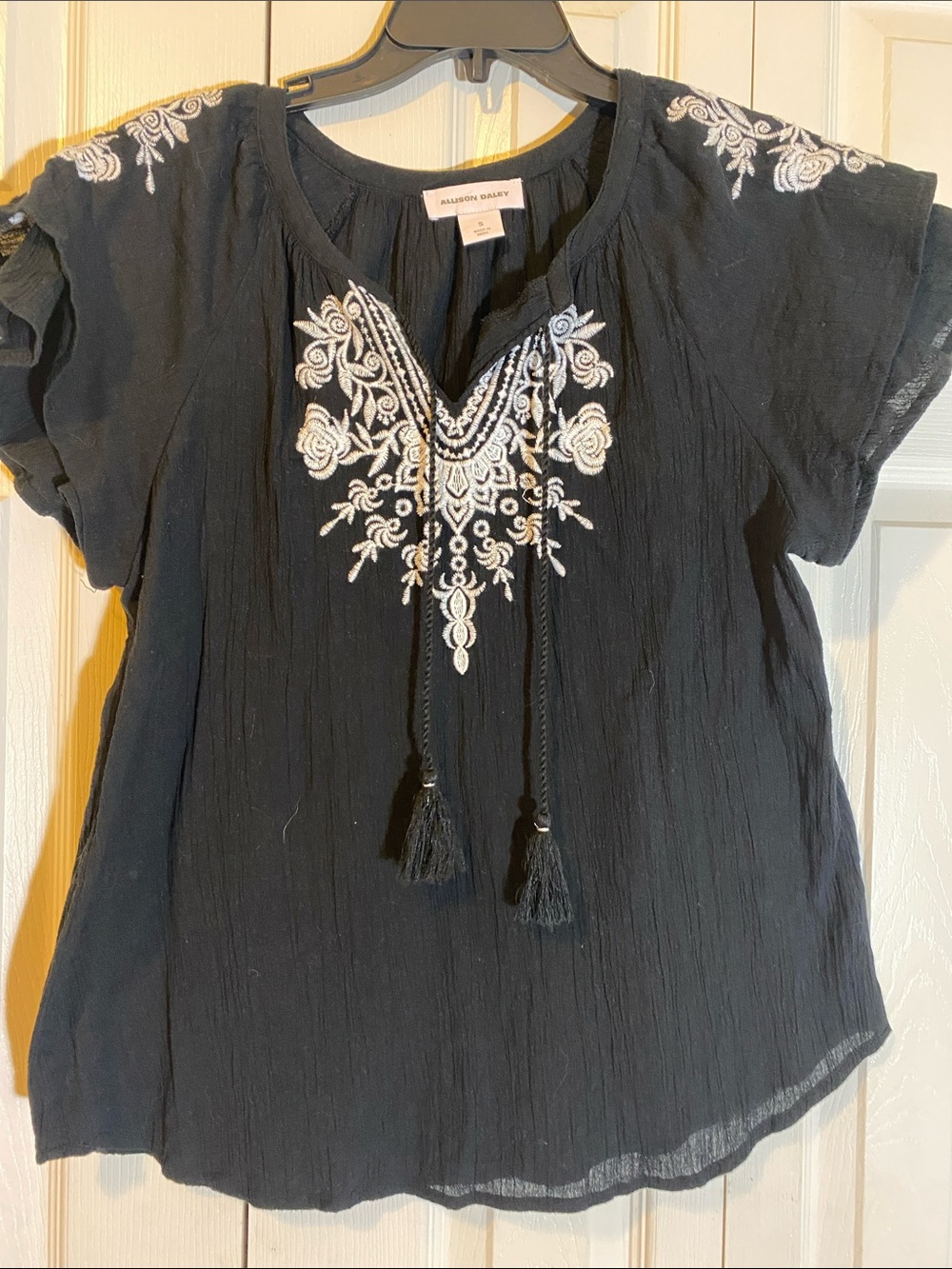 Allison Daley Black Short-Sleeve Embroidered Tassel Peasant Blouse